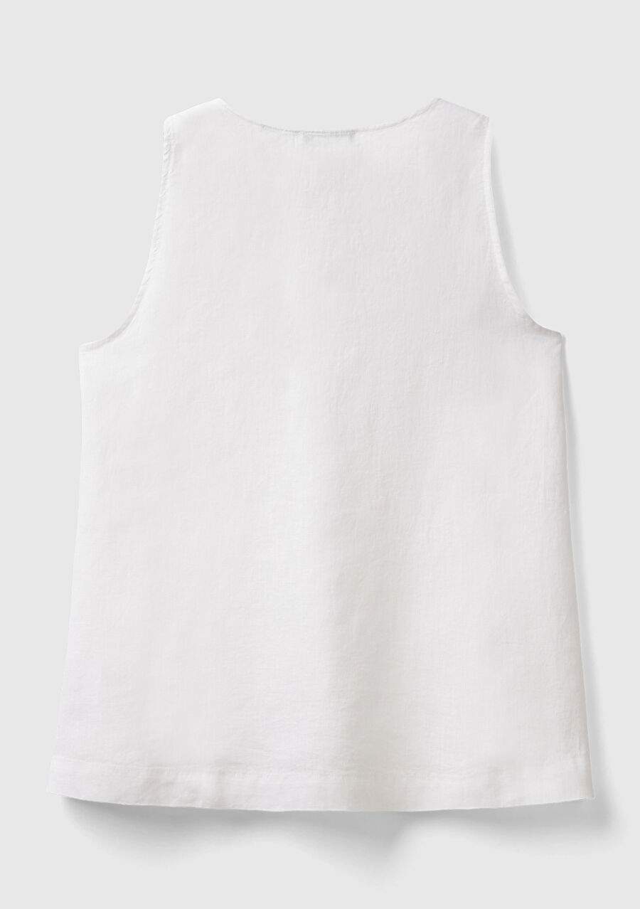 Kadn White 100 Linen V Collar Sleeveless Genisic Cut Blouse — Product image 4 of 4