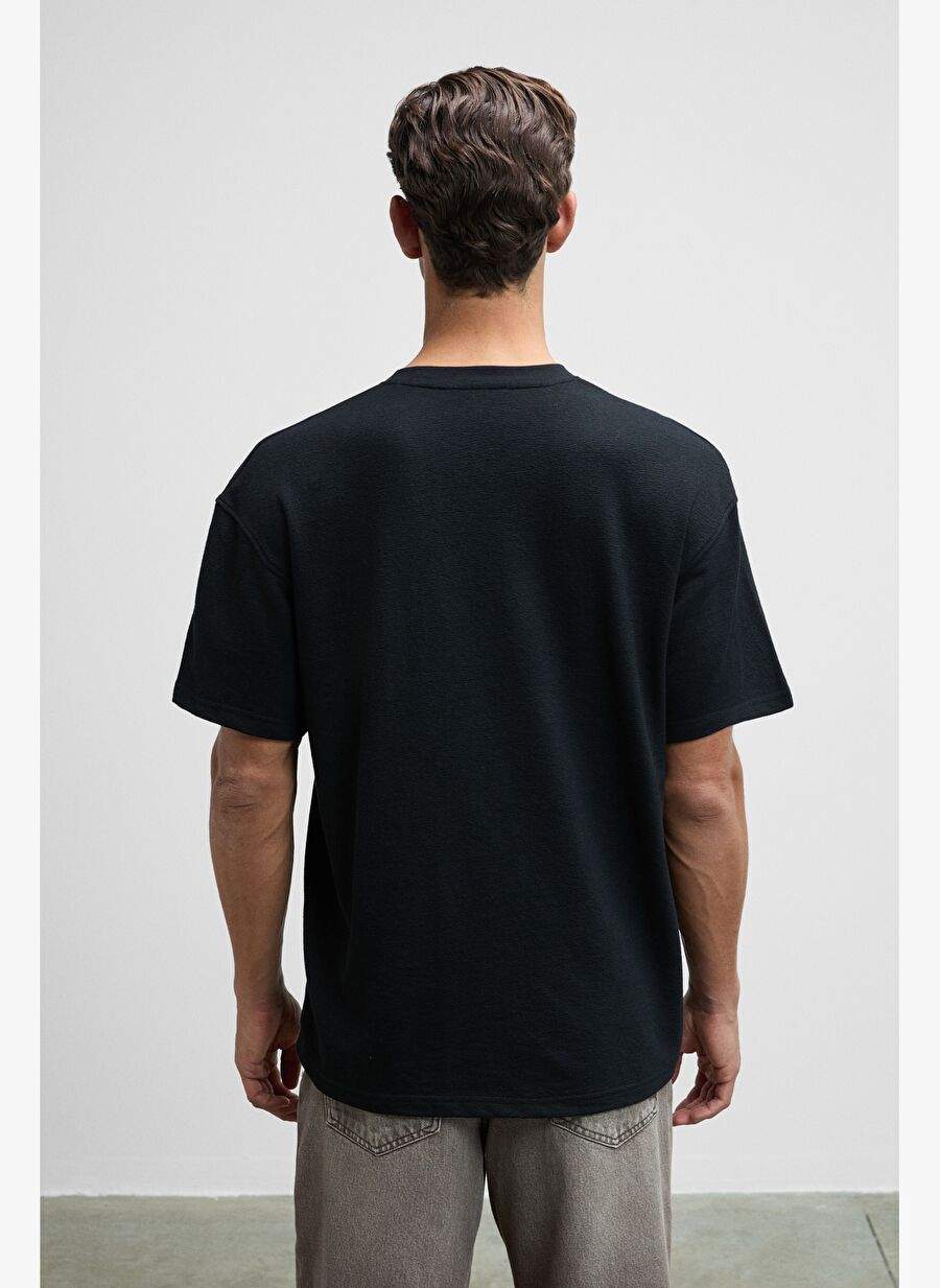 GUSI Erkek Önü Kabaran Baskılı %100 Organik Pamuk Oversize Fit Bisiklet Yaka Siyah T-Shirt — Product image 5 of 5