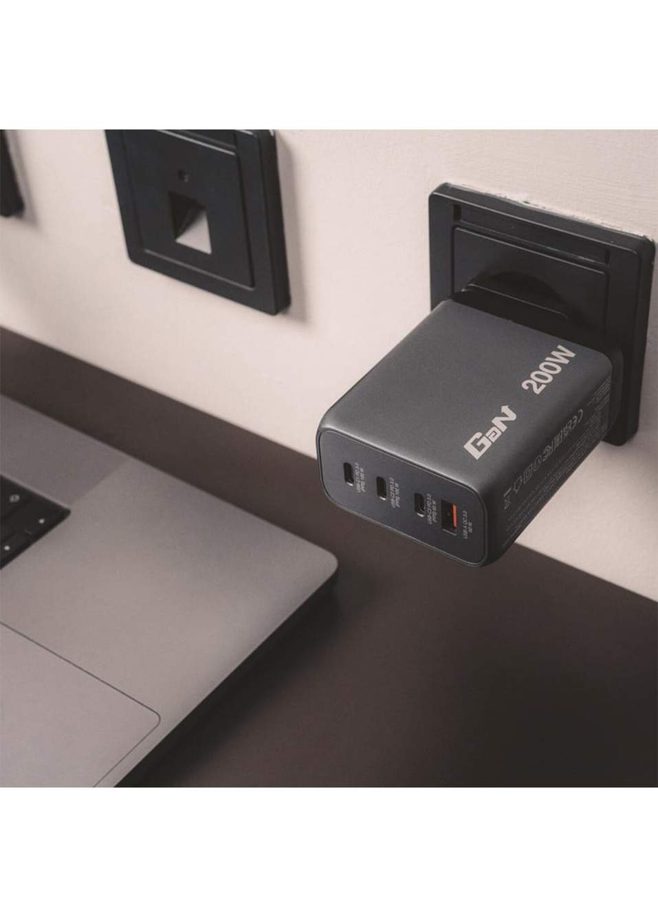 32204 GNC-200 200W 2 x USB-C® PD 100W / 1 x USB-C® PD 65W / 1 x USB QC 3.0 EU/UK/US GaN Charger Hızlı Şarj Cihazı — صورة المنتج 3 من 5
