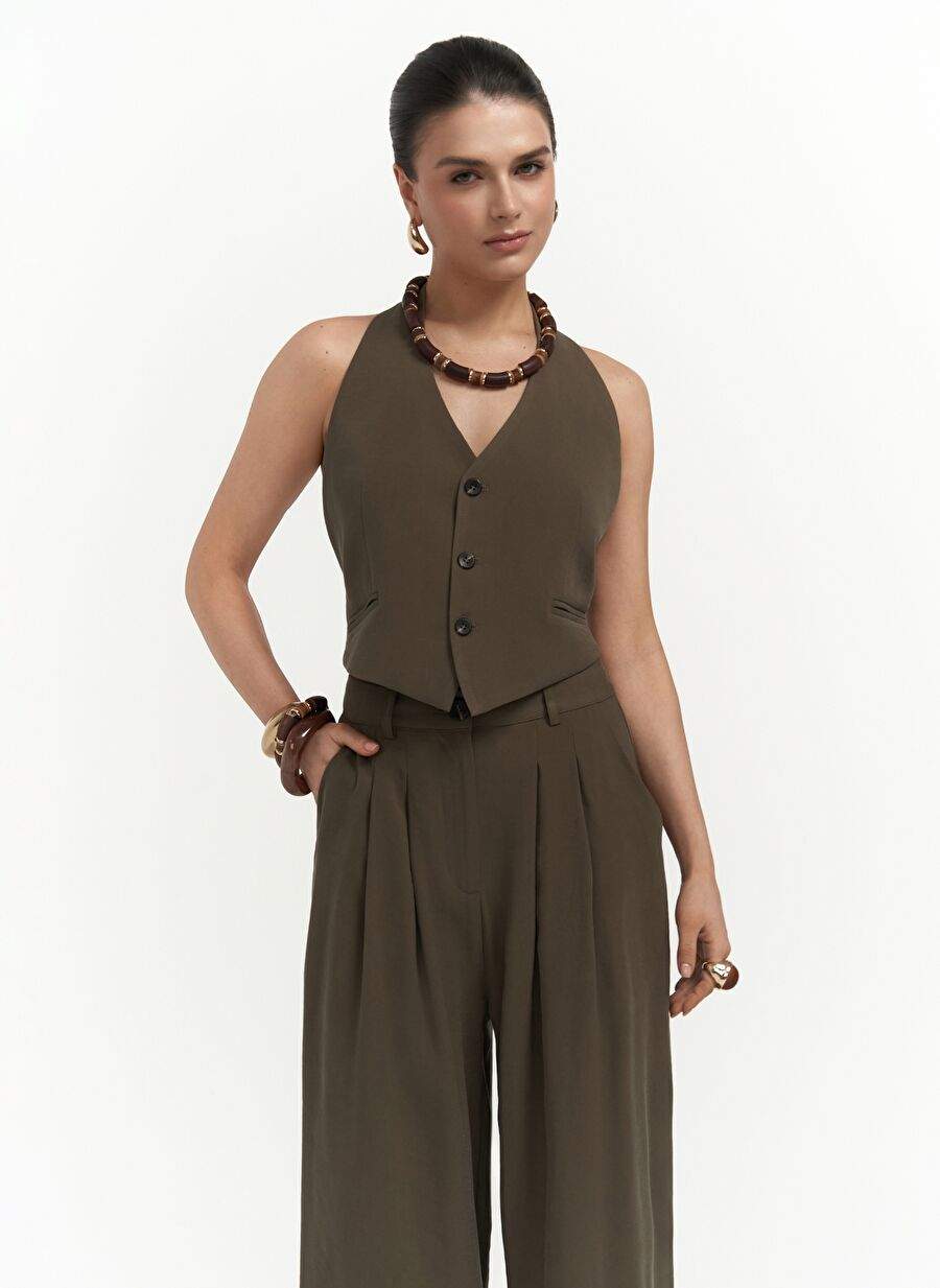 Pailey Low-cut Khaki Vest Pants Set — Product image 7 of 40