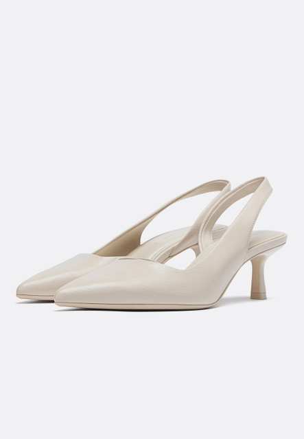 Basic kitten heel shoes
