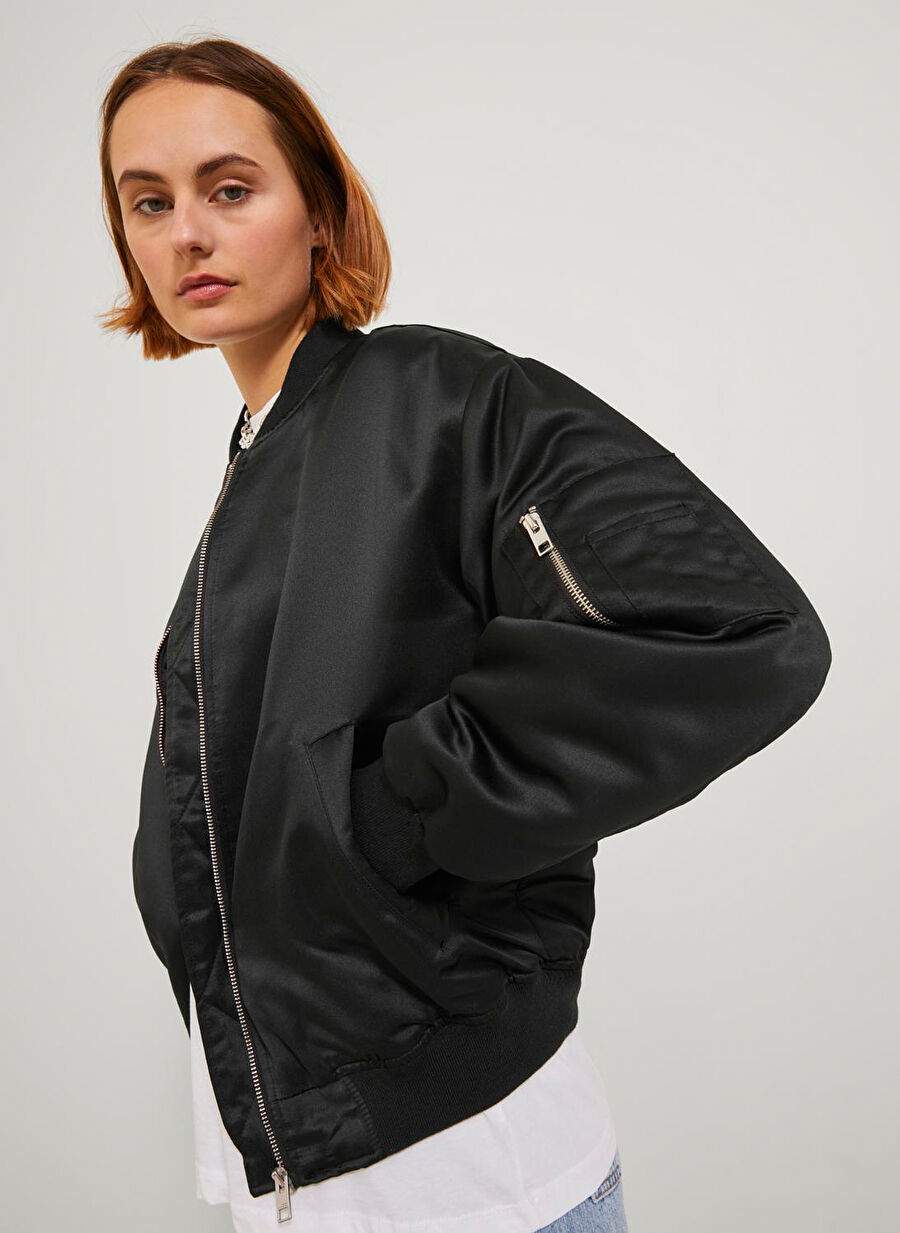 Jjxx Siyah Kadn Mont Jxmadison Satin Bomber Jacket Otw N — صورة المنتج 2 من 8