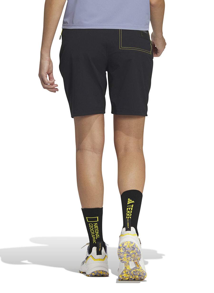 adidas HY4696 W NATGEO SHORTS Siyah Kadın Normal Kalıp  Şort — Product image 4 of 4