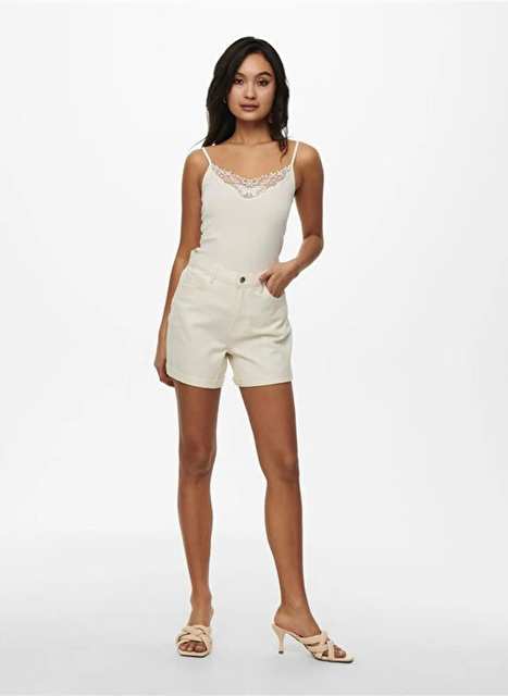 Only Ekru Kadın Rahat Düz Şort ONLVEGA HW MOM DNM SHORTS NOOS