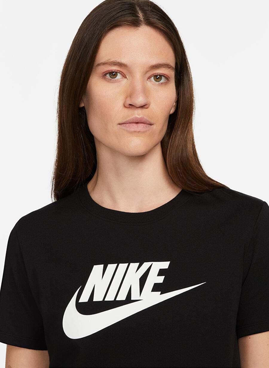Nike Siyah Kadın Yuvarlak Yaka T-Shirt DX7906-010 W NSW TEE ESS ICN FTRA — صورة المنتج 3 من 4