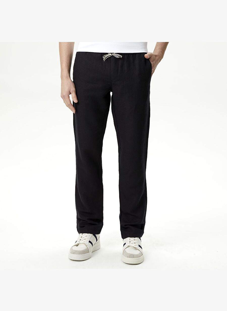 بنطلون ناوتيكا للرجال الأسود الكلاسيكي — صورة المنتج 3 من 4