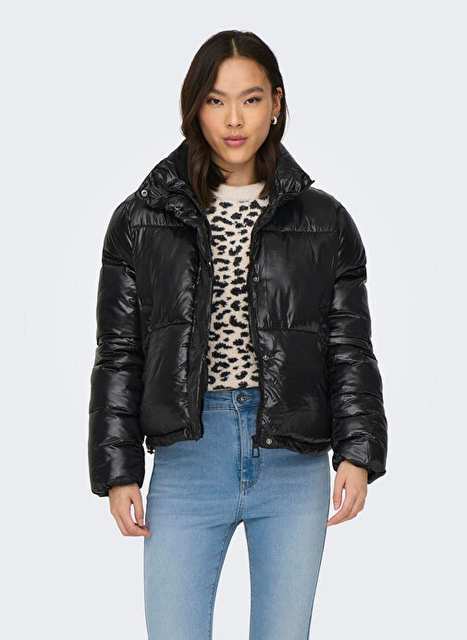 معطف النساء السود فقط ONLSKY SHORT PUFFER CC