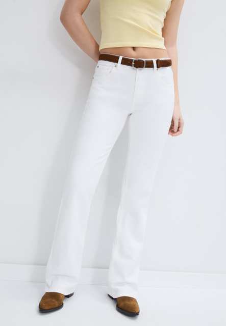 D68 Boot-cut jeans with belt