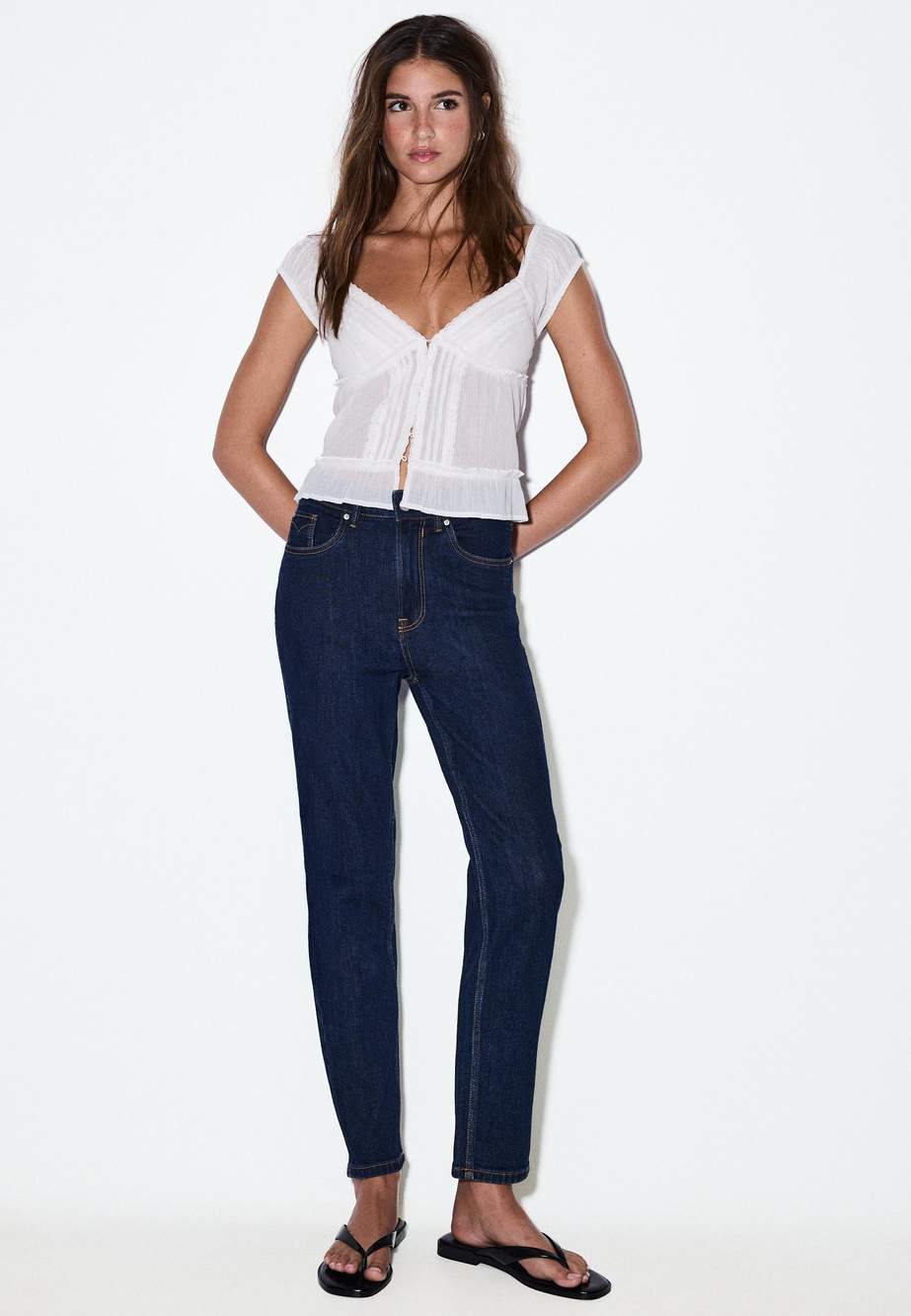 D10 Slim fit mom jeans — صورة المنتج 31 من 45
