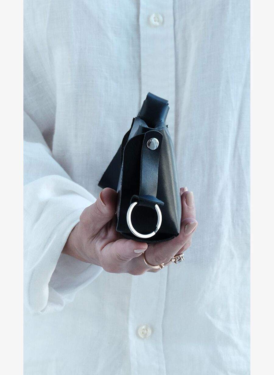 ORI MINI Parlak Siyah Deri Charm Çanta — Product image 3 of 8