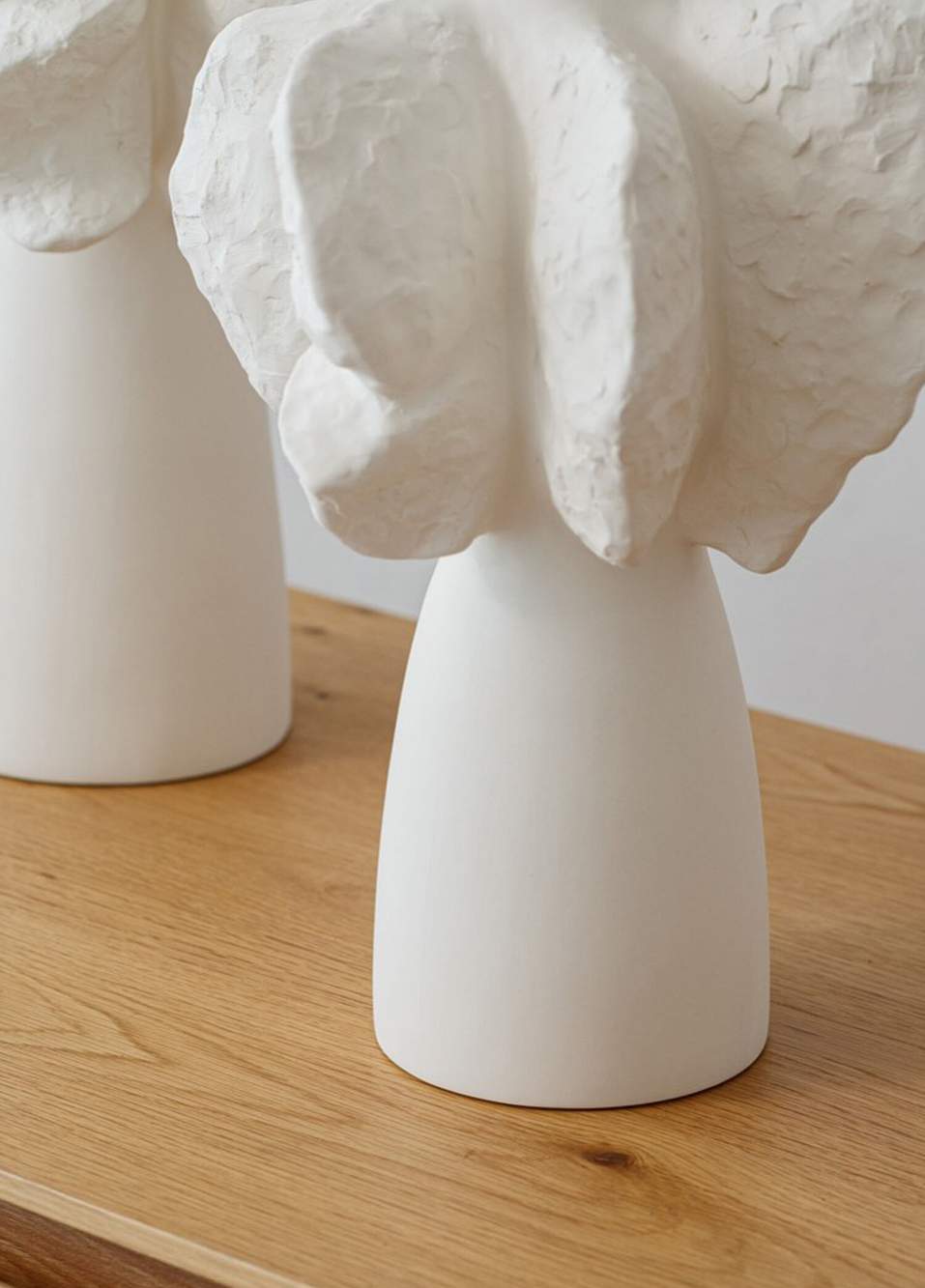 Tree White Ceramic Vase — صورة المنتج 4 من 5