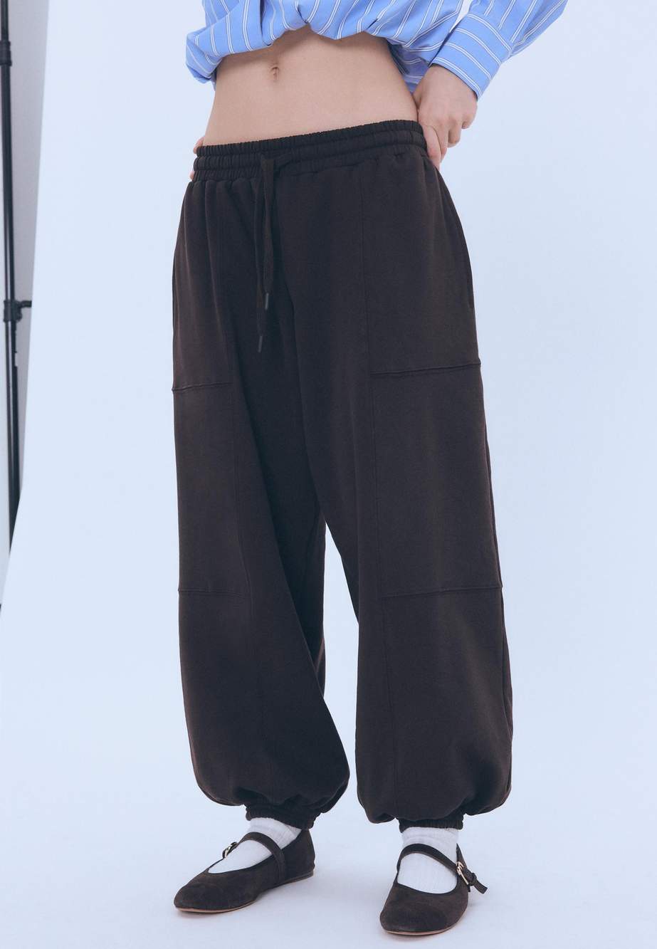Plush balloon jogger trousers — صورة المنتج 77 من 140