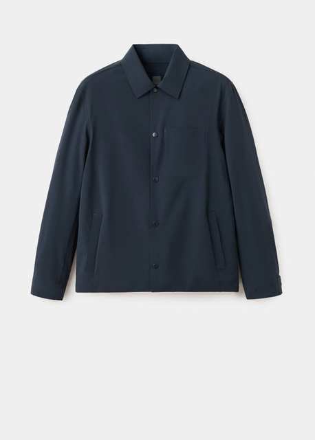 Water-repellent jacket with pockets