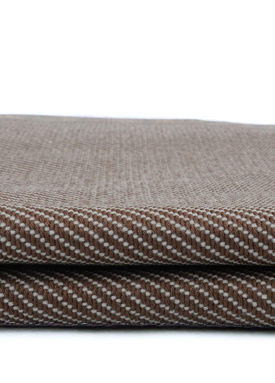 Bamboo Kahve Throw — صورة المنتج 3 من 3