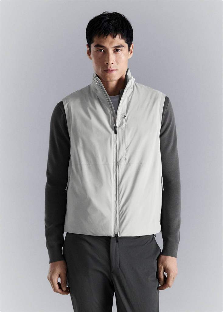 Packable water-repellent gilet with Thermore® technology — Product image 3 of 12