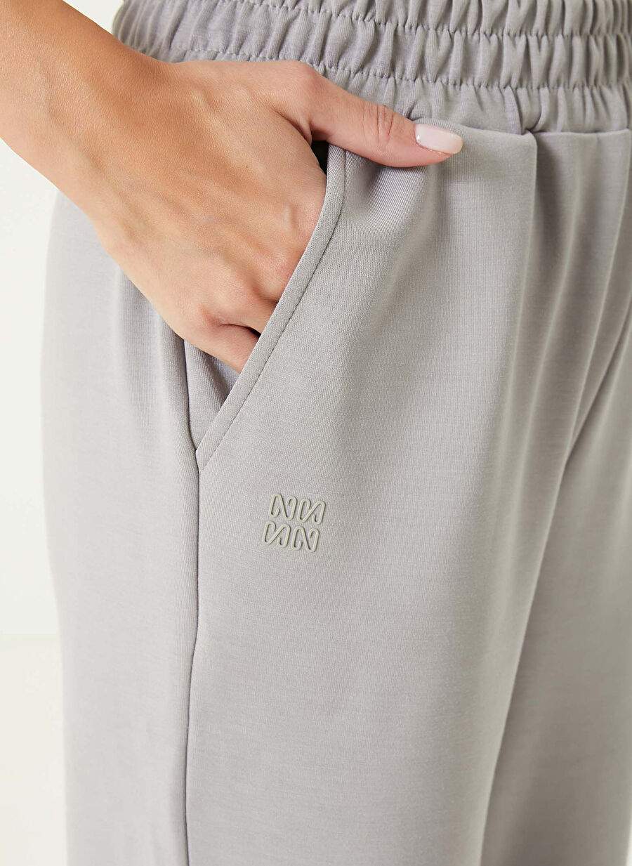 Network Gray Women's Basic Plain Sweatpants 1092582 — Product image 4 of 5
