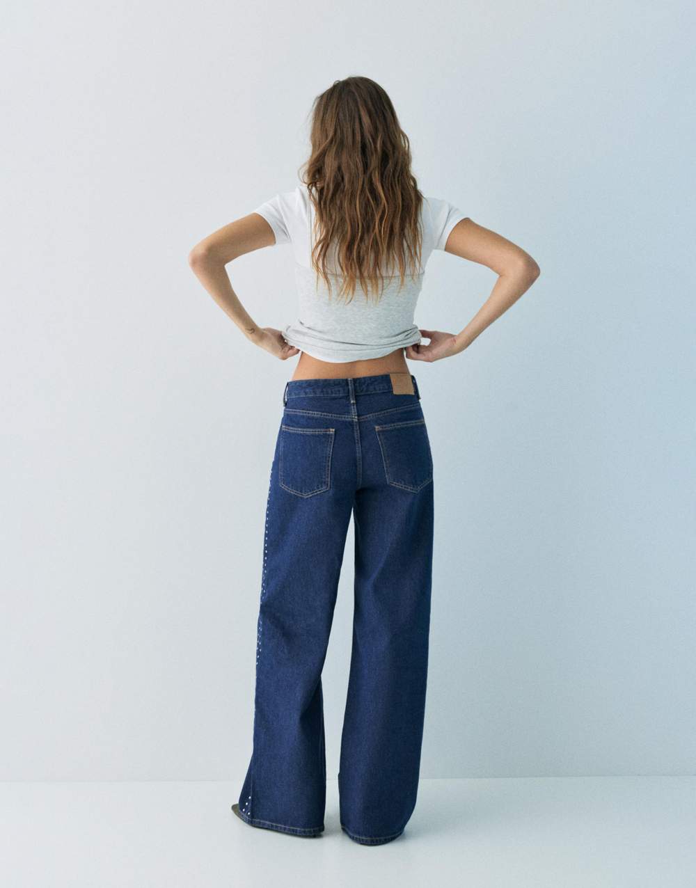 Wide-leg stud jeans — Product image 6 of 60