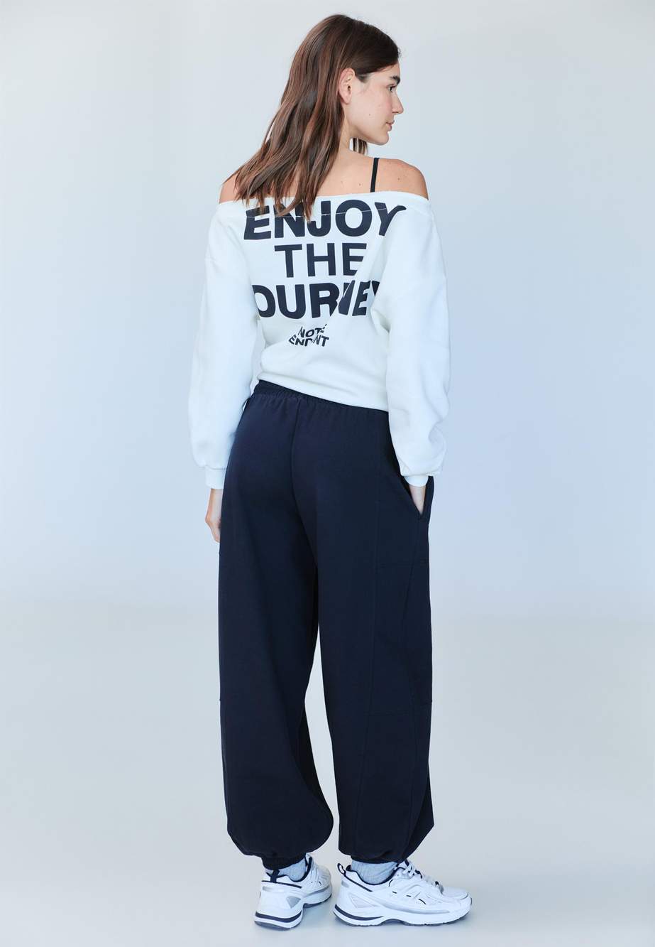 Plush balloon jogger trousers — صورة المنتج 4 من 140