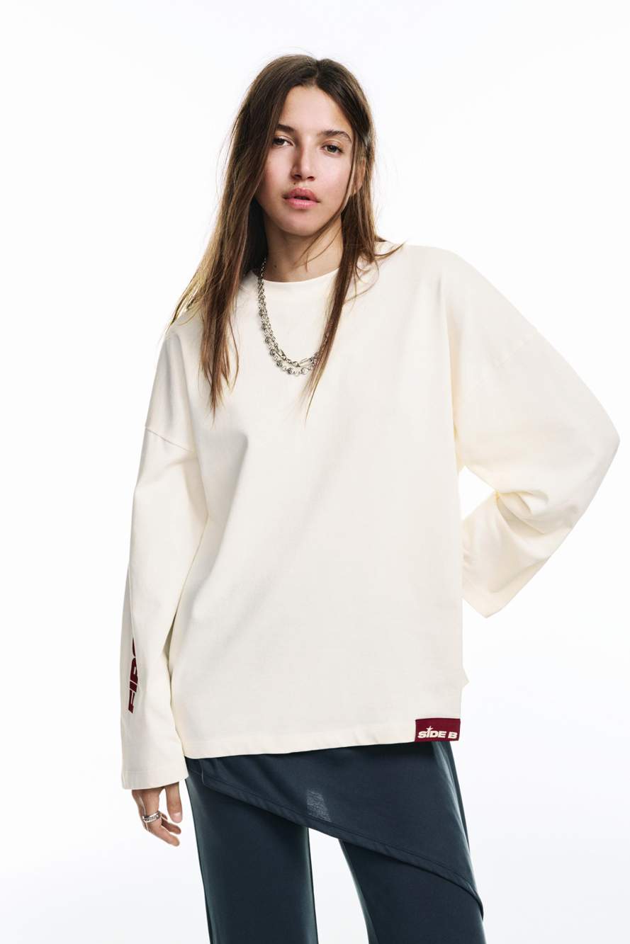 White graphic T-shirt — صورة المنتج 7 من 14