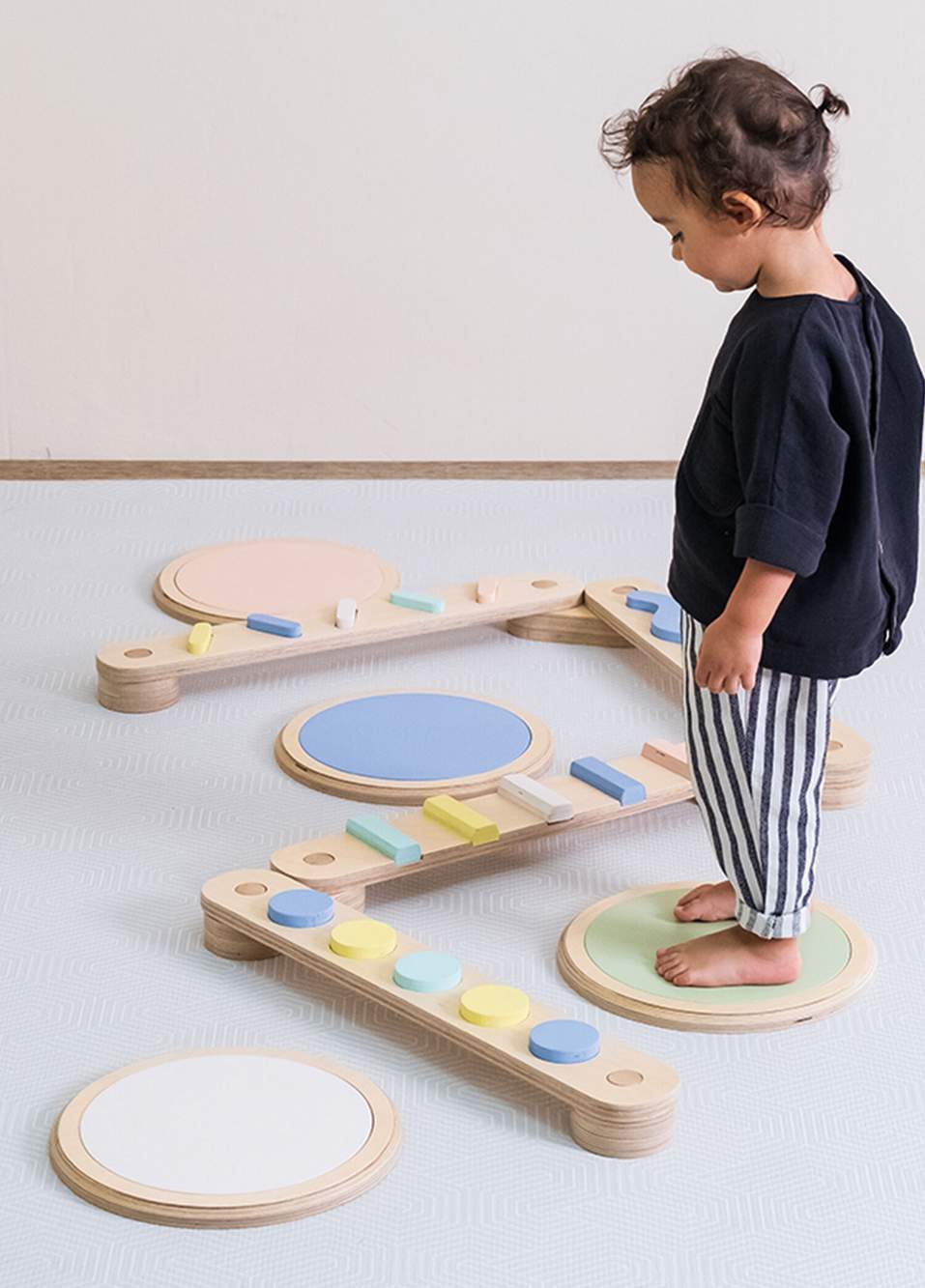 Montessori Doğal Ahşap Denge Kirişi Aktivite Oyuncağı — صورة المنتج 6 من 6