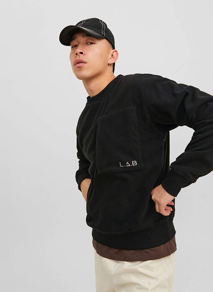 Jack & Jones Siyah Erkek Yuvarlak Yaka Geniş Fit Sweatshirt 12241523_JCOLAB SWEAT CREW NECK AW2 — صورة المنتج 3 من 7