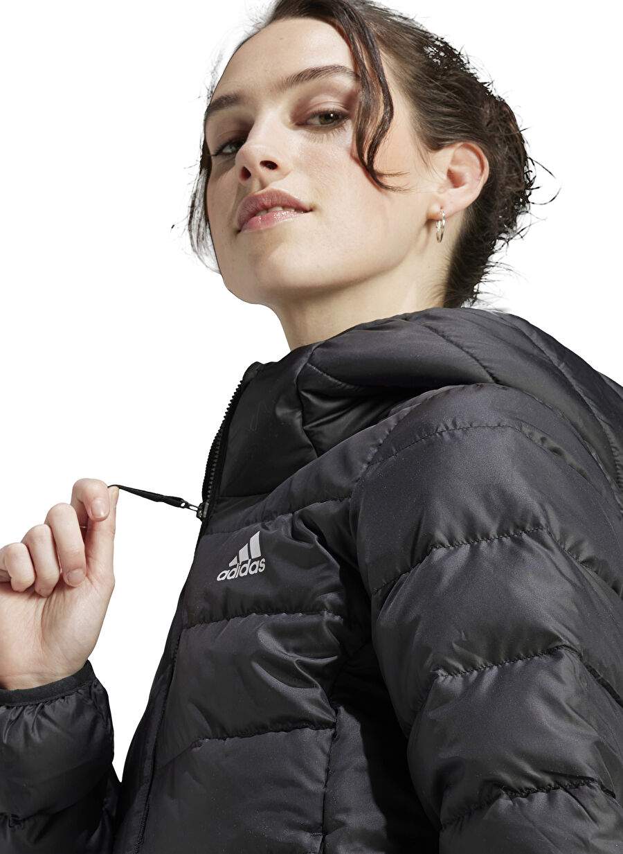 adidas HZ5724-W ESS L D HO J  BLACK Siyah Kadın Kapüşon Yaka  Normal Kalıp Mont — صورة المنتج 5 من 6