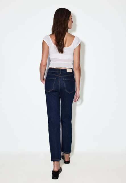 D10 Slim fit mom jeans