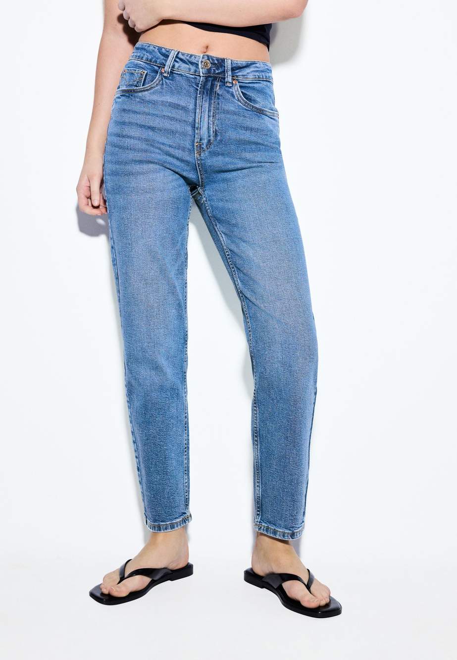 D10 Slim fit mom jeans — صورة المنتج 6 من 45