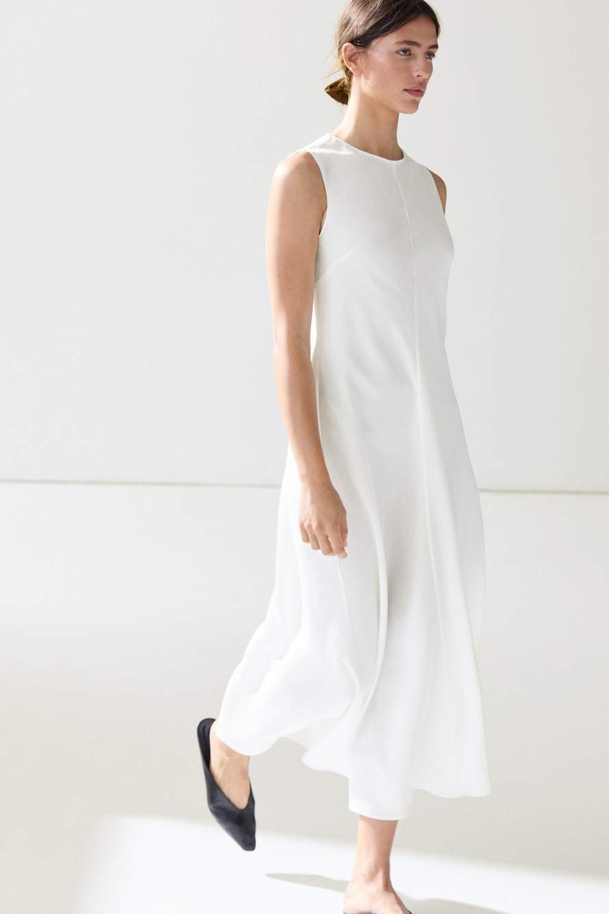 Flowing linen midi dress — Product image 7 of 14