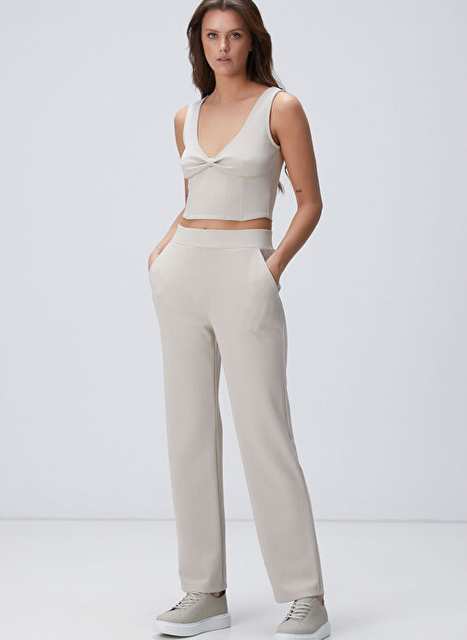 Network Off White Women's Regular Fit Sweatpants 1094241